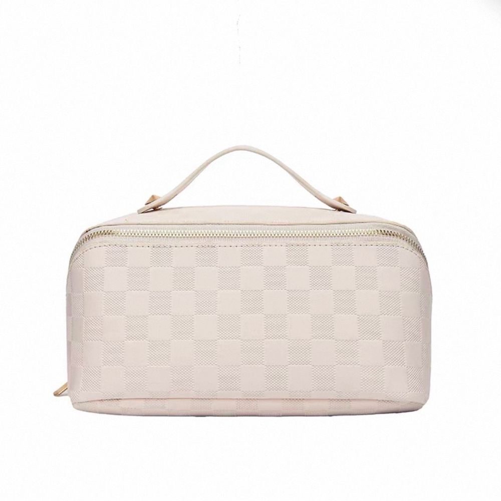 Elegant Checkered Cosmetic Bag / Makeup Case – New